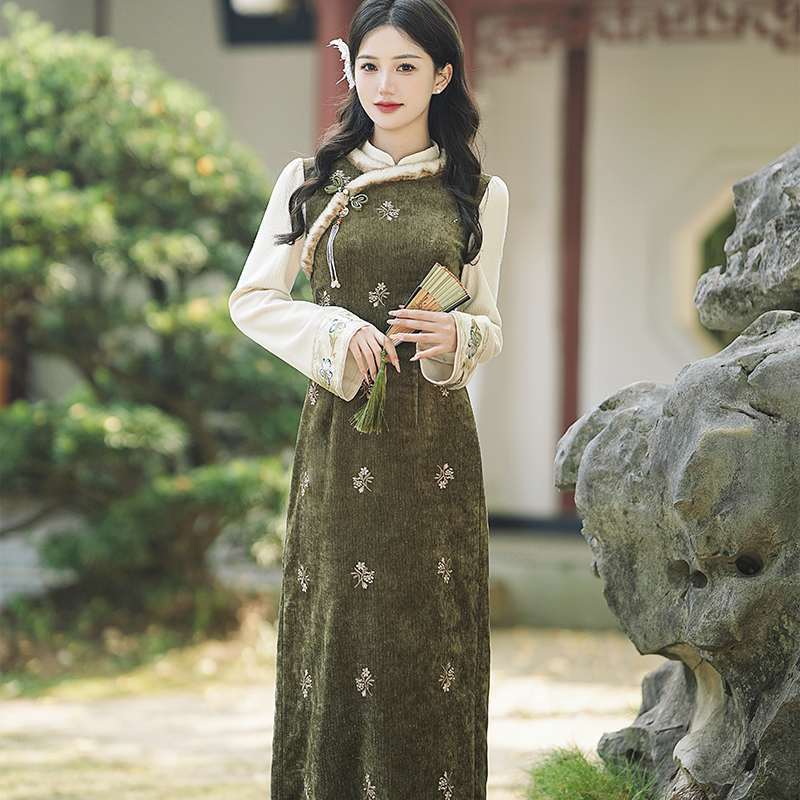 fleece-lined-retro-qipao-dress-with-shawl-and-pendant_1 Fleece Lined Retro Qipao Dress with Shawl and Pendant