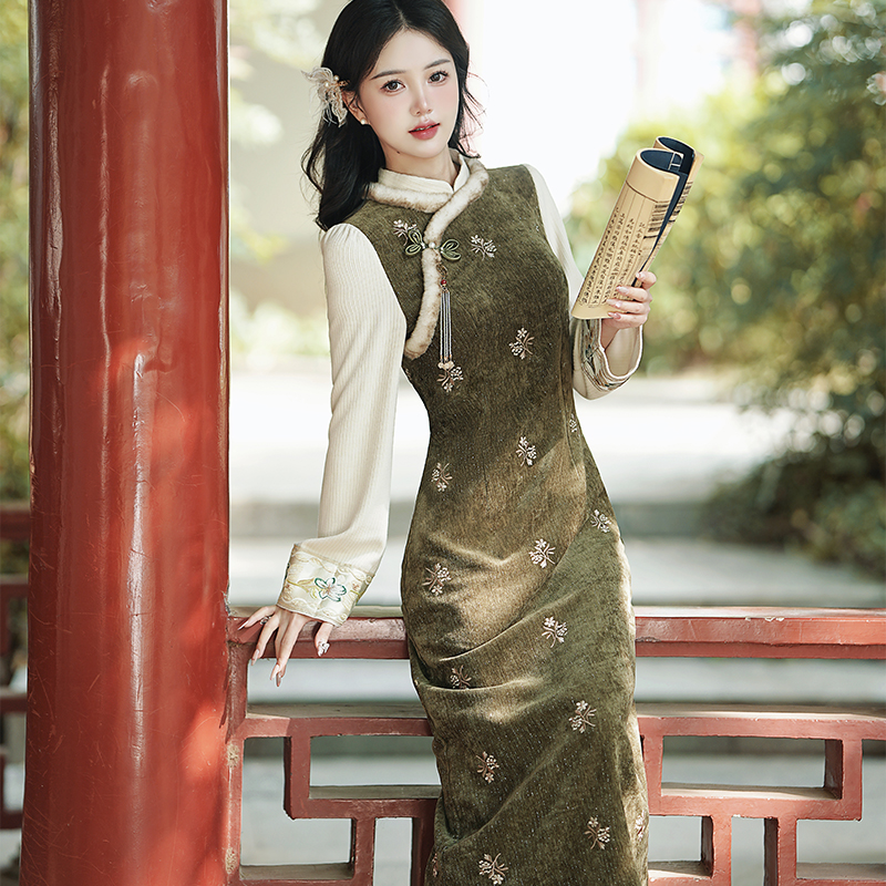 fleece-lined-retro-qipao-dress-with-shawl-and-pendant_3 Fleece Lined Retro Qipao Dress with Shawl and Pendant