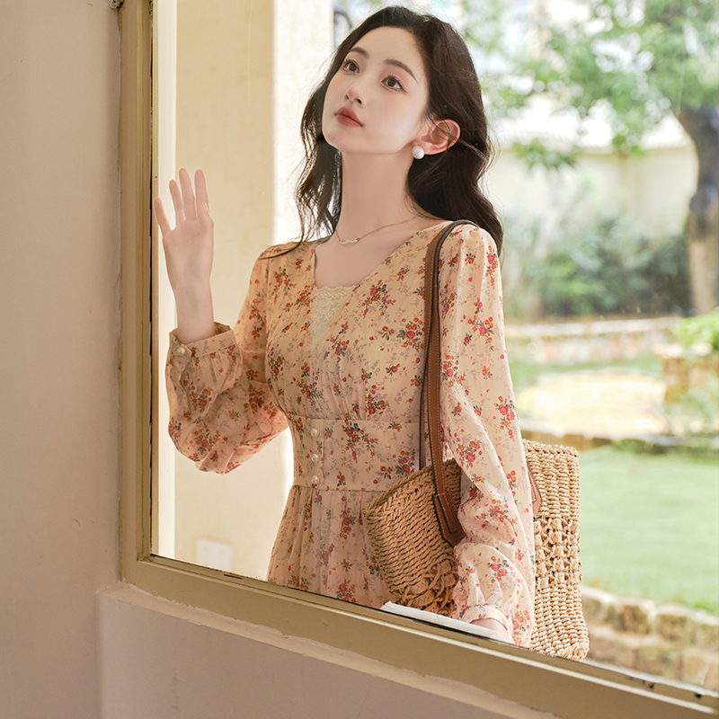 french-vintage-floral-a-line-long-dress-with-v-neck-and-long-sleeves_2 French Vintage Floral A-Line Long Dress with V-Neck and Long Sleeves