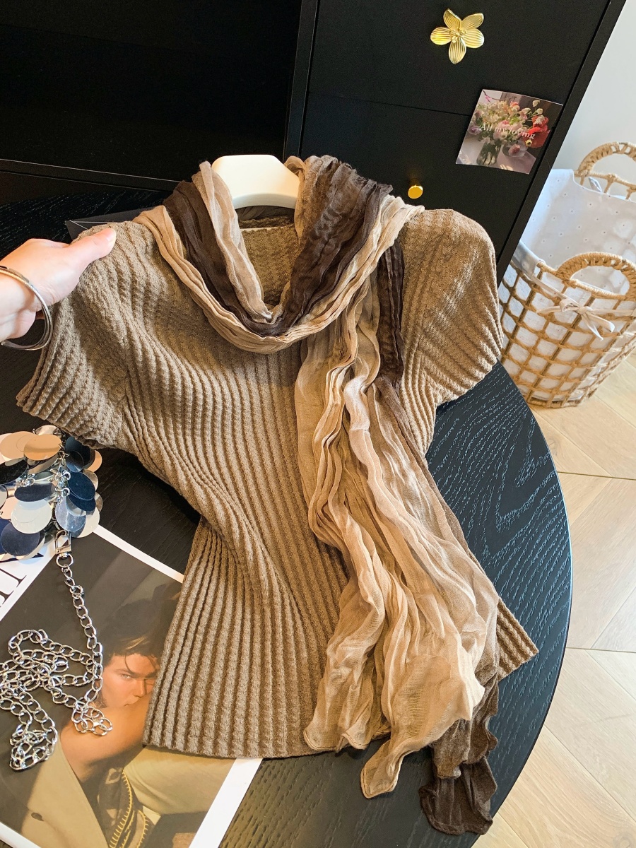 Korean Early Autumn Short Sleeve Knit Sweater with Silk Scarf