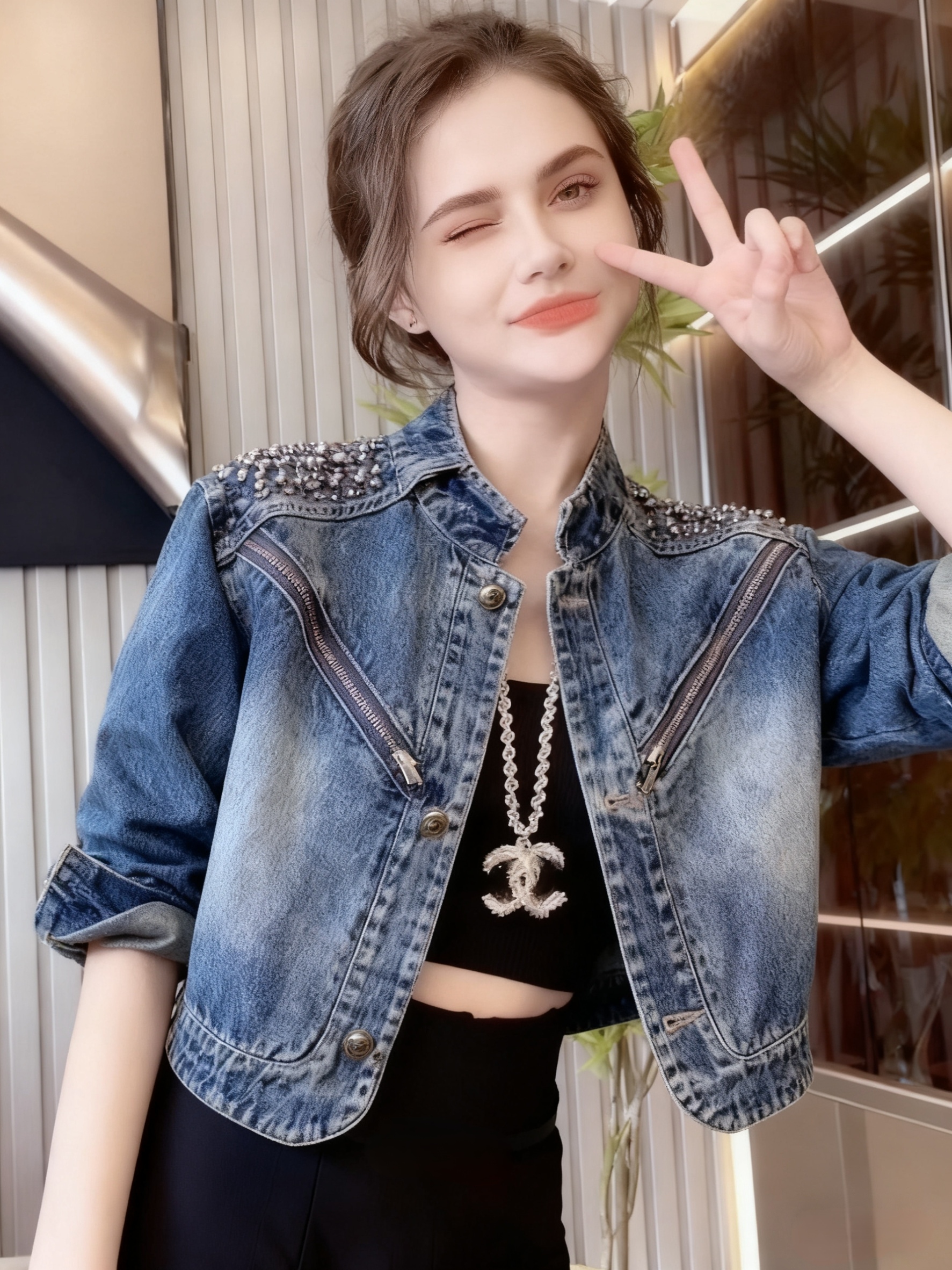 womens-diamond-studded-stand-collar-short-denim-jacket_3 Women's Diamond-Studded Stand Collar Short Denim Jacket