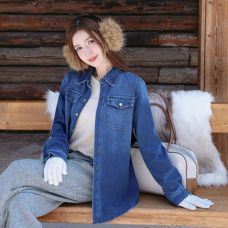 womens-fleece-lined-denim-jacket-with-pockets-button-front-warm-winter-outerwear_2 Women's Fleece-Lined Denim Jacket with Pockets Button Front Warm Winter Outerwear